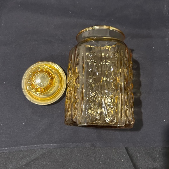 Vintage Atterbury Scoll 9” Canister jar with top circa 1960 - Picture 4 of 6